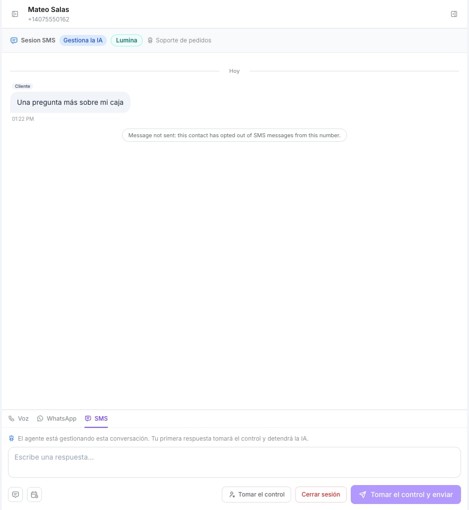 Una sesión de SMS nueva en Gestiona la IA donde al mensaje del cliente le sigue la nota Message not sent: this contact has opted out of SMS messages from this number