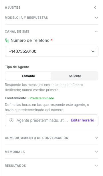 Grupo Canal de SMS con un número seleccionado, Tipo de Agente en Entrante y la fila Enrutamiento en Predeterminado — atiende el tráfico sin coincidencia, con el enlace Editar horario