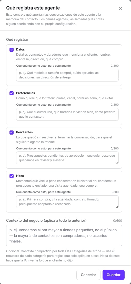 Modal Qué registra este agente con las categorías Datos, Preferencias, Pendientes e Hitos marcadas, y el campo de contexto del negocio