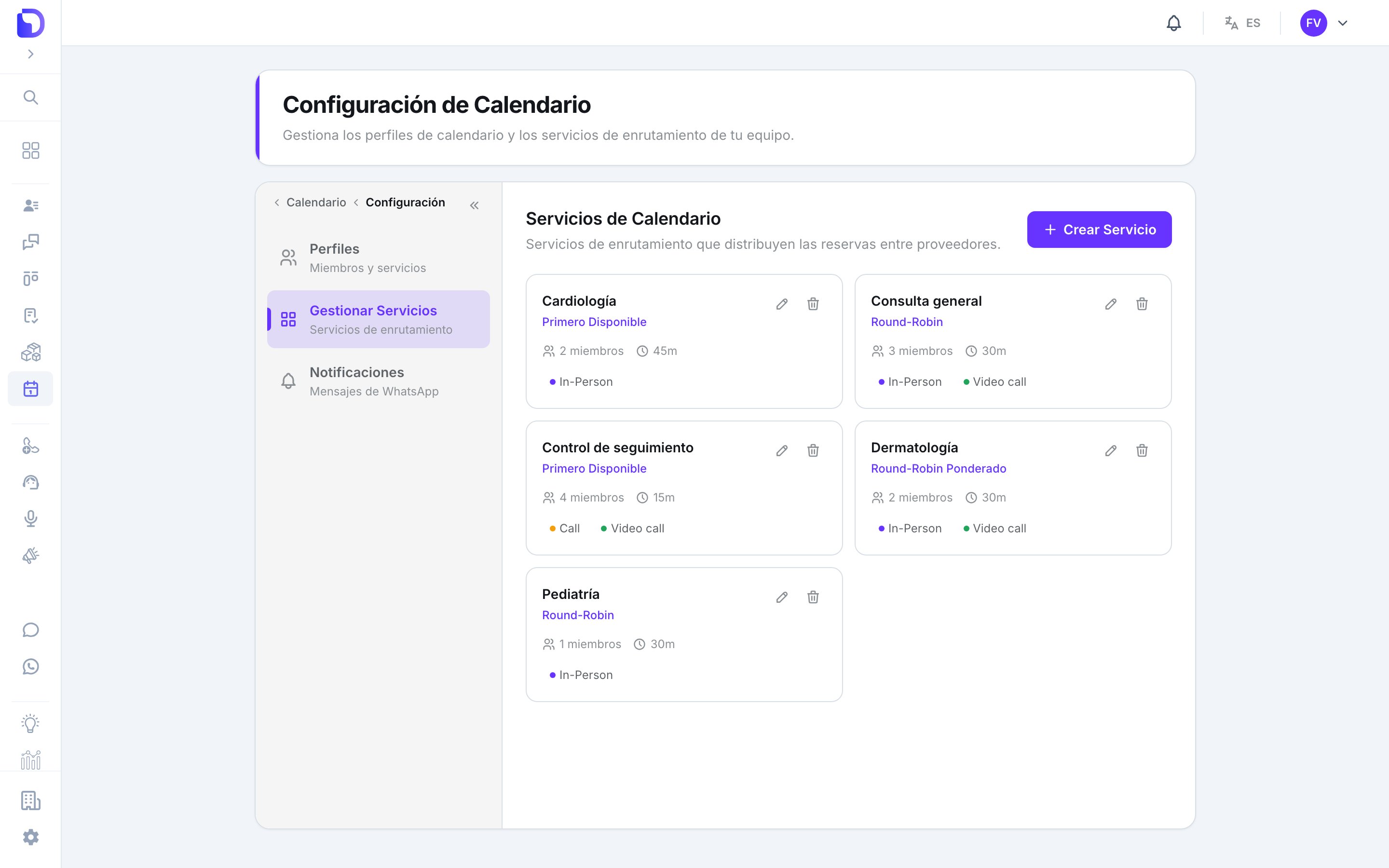 Pantalla Gestionar Servicios con el título Servicios de Calendario, el botón Crear Servicio y tarjetas de Cardiología, Consulta general, Control de seguimiento, Dermatología y Pediatría mostrando estrategia, número de miembros, duración y tipos de cita.