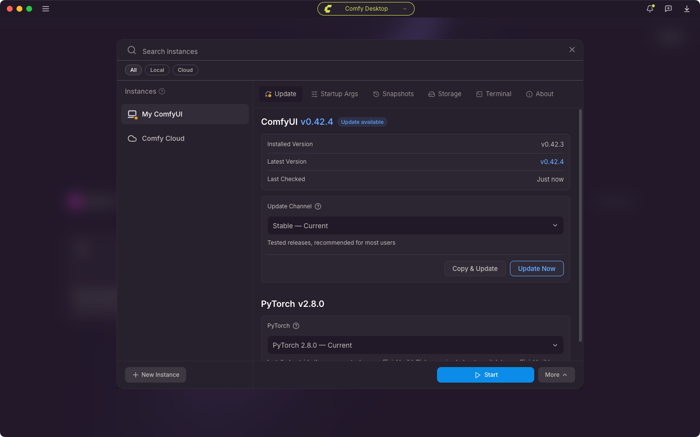 Pestaña Actualizar de Administrar: la tarjeta de actualización de ComfyUI con las versiones instalada y más reciente, encima de la tarjeta del paquete PyTorch