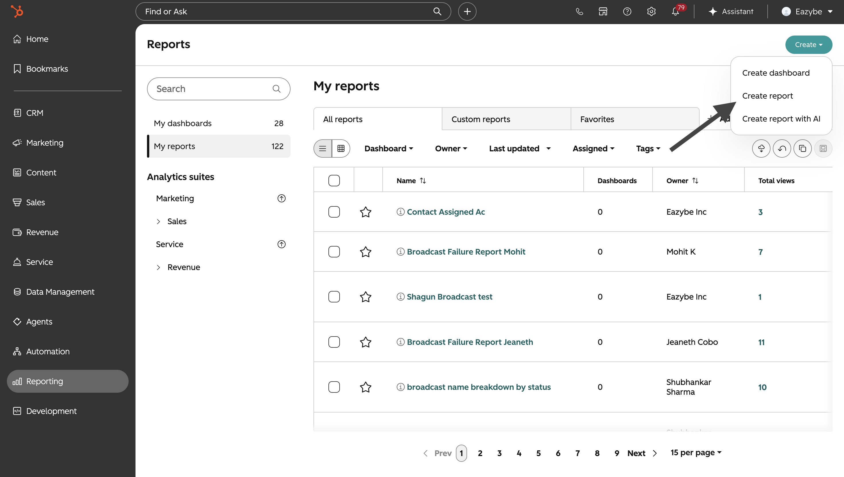Página de Reportes de HubSpot con el menú Create abierto y la opción Create report resaltada