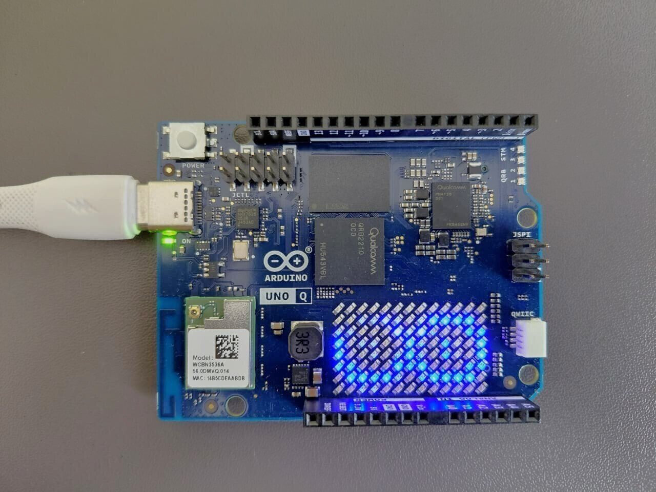 Arduino UNO Q