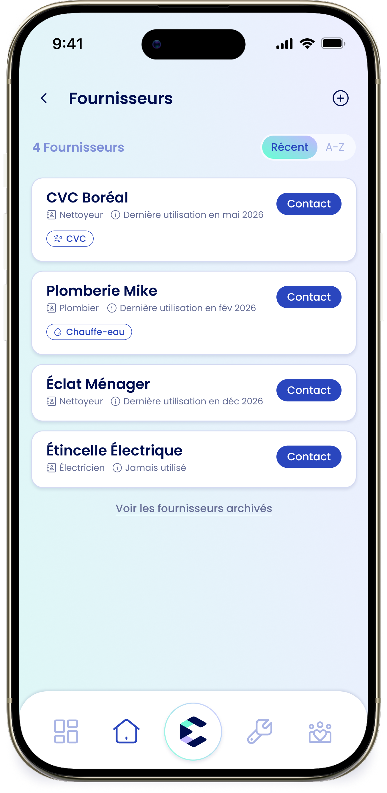 La liste des fournisseurs, avec leur rôle et un bouton Contact
