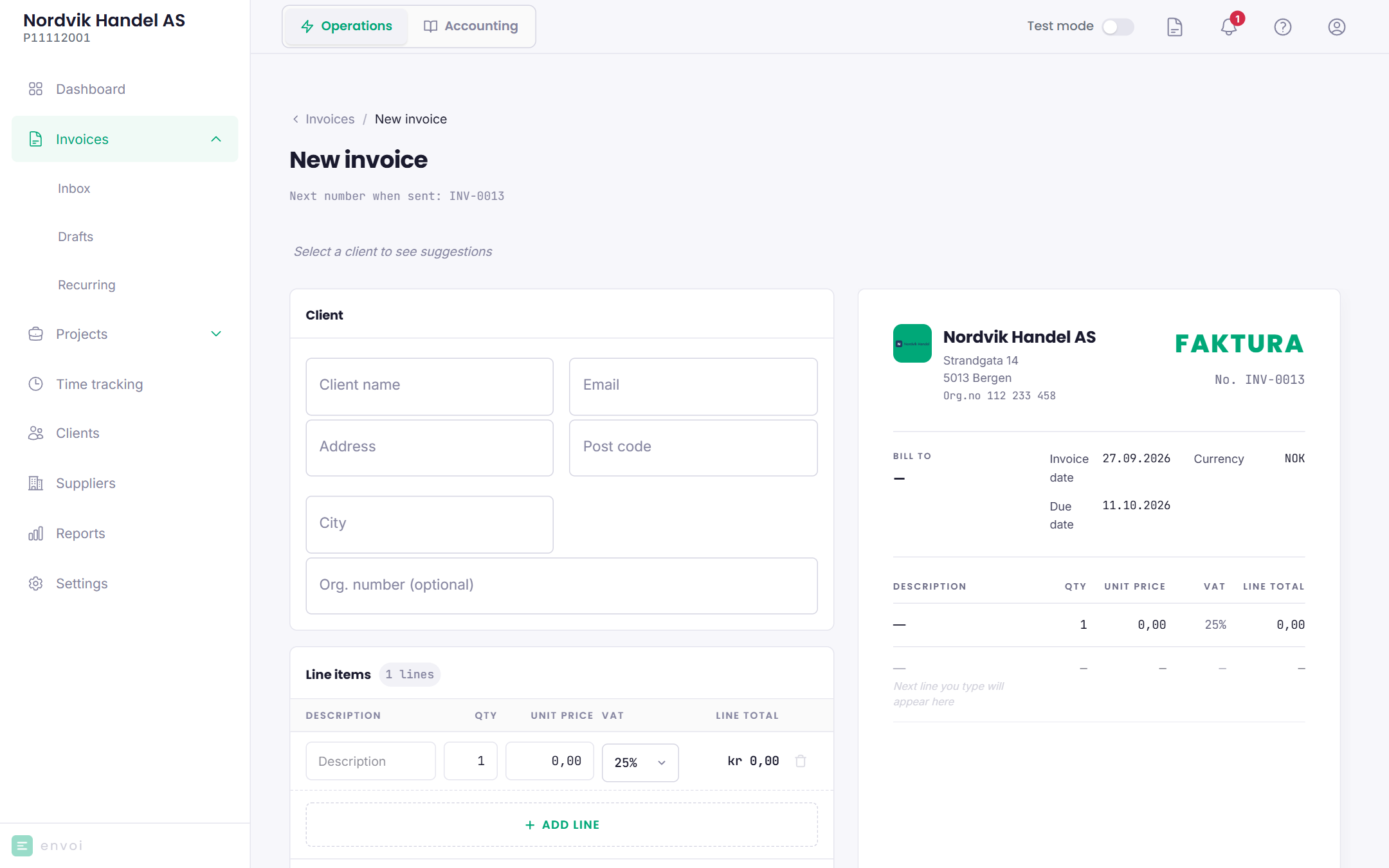 The new invoice form with customer, invoice lines and total