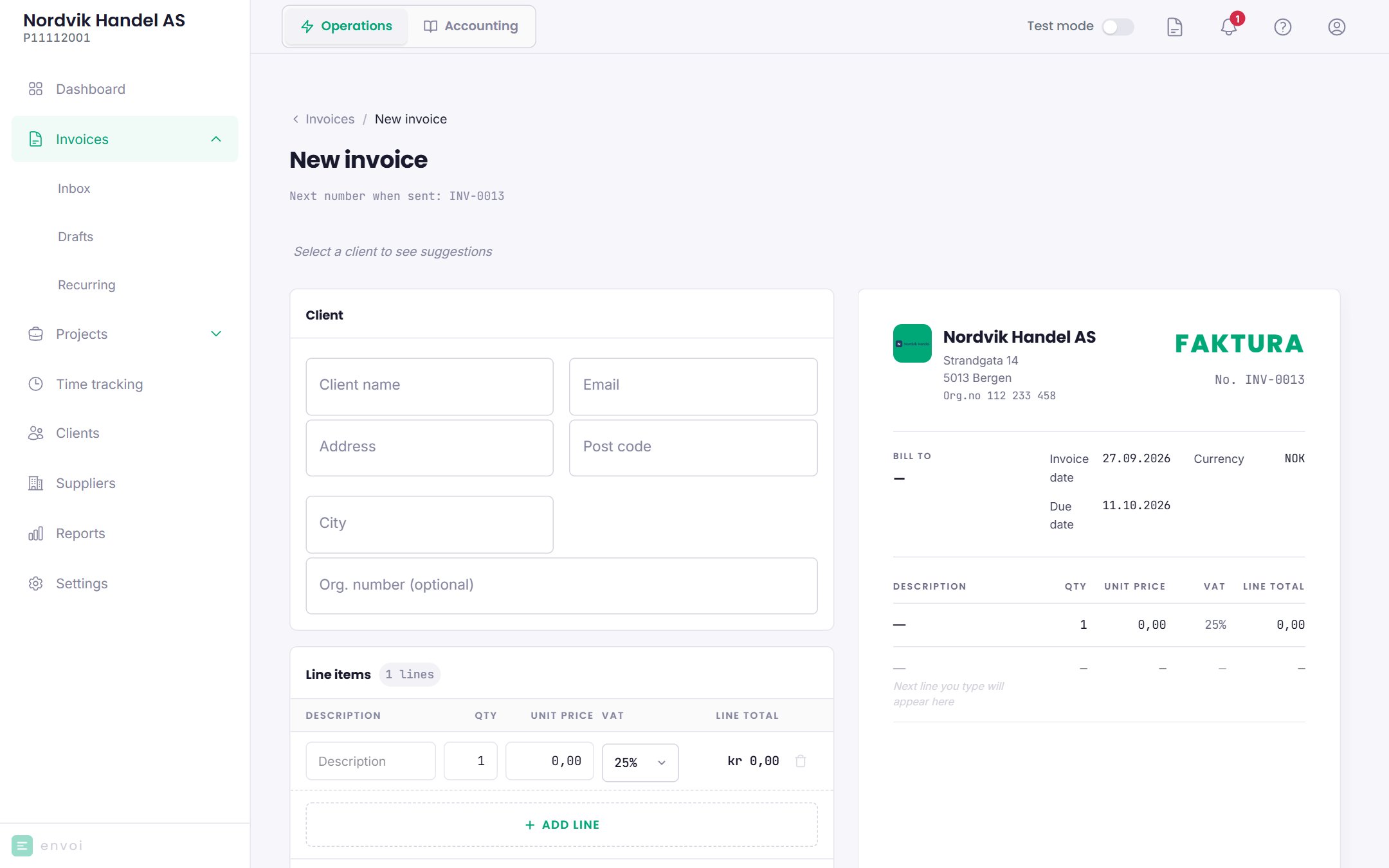The new invoice form with customer, invoice lines and total