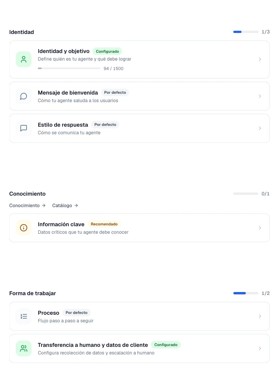 Tarjetas de comportamiento desde Identidad y objetivo hasta Transferencia a humano, cada una con su etiqueta.