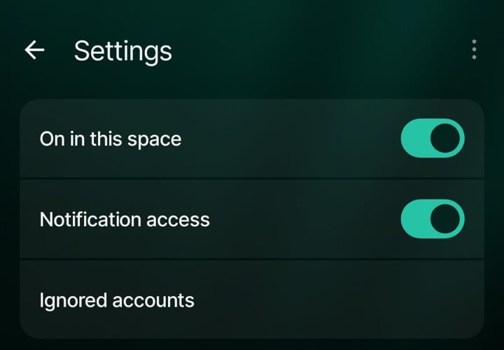 Los ajustes de Google Wallet con On in this space, Notification access e Ignored accounts.