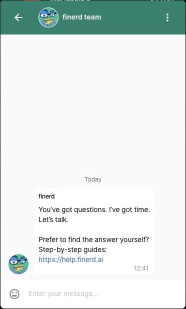 finerd teamというタイトルのチャットウィンドウ。help.finerd.aiへのリンクがある歓迎メッセージと、Enter your messageの入力欄