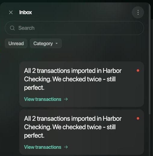 受信箱パネル。Search、UnreadとCategoryのフィルタ、View transactionsリンクと赤い未読の点が付いた取り込みのメッセージ