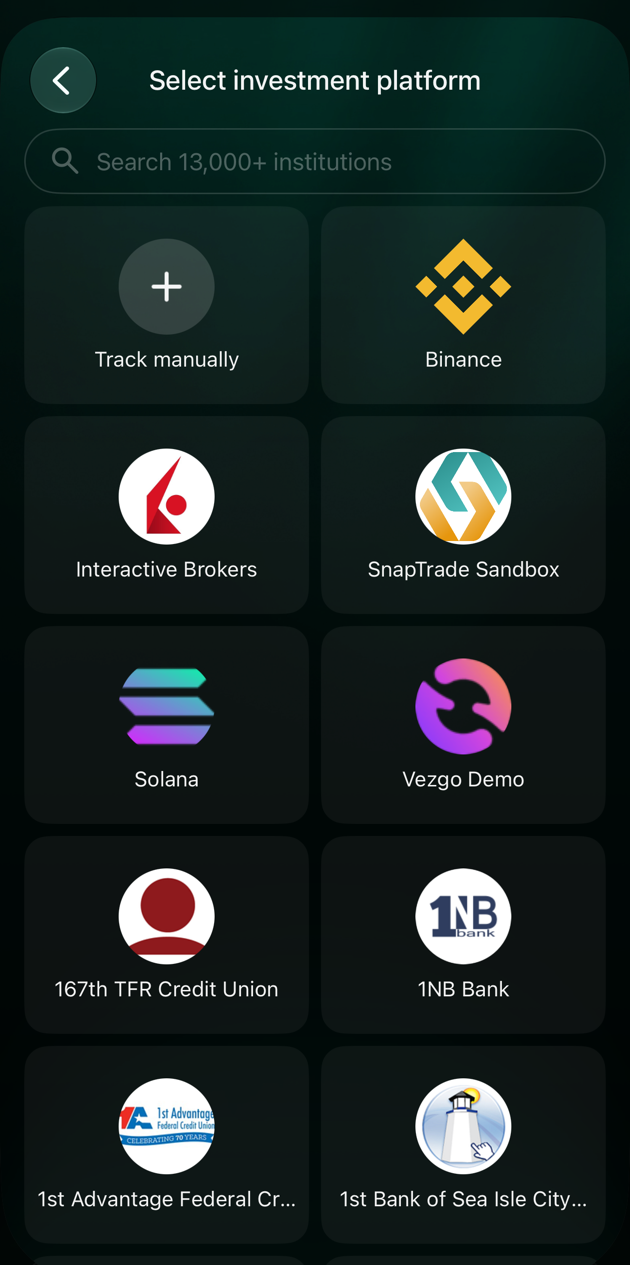 Екран Select investment platform в iOS: Track manually, Binance, Interactive Brokers, SnapTrade Sandbox, Solana і Vezgo Demo.