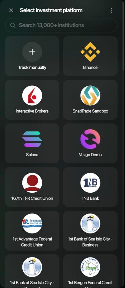 Panel Select investment platform con un campo de búsqueda, Track manually y después Binance, Interactive Brokers, SnapTrade Sandbox, Solana, Vezgo Demo y otras instituciones.