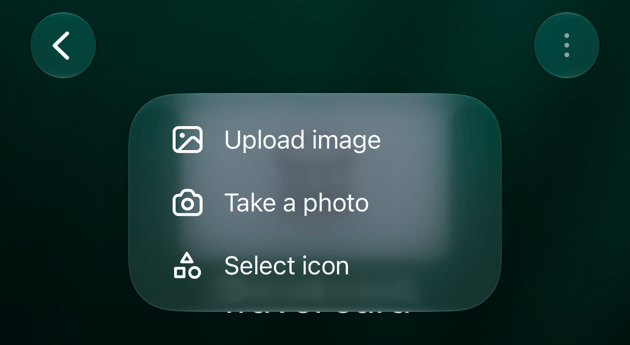 Menú de la cuenta en iOS con Upload image, Take a photo y Select icon.