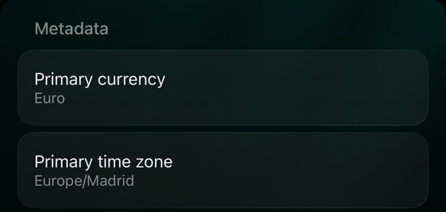Metadata en iOS: Primary currency Euro y Primary time zone Europe/Madrid