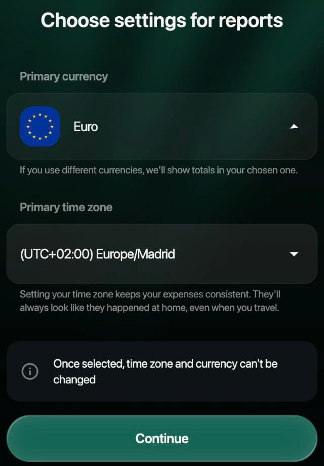 Choose settings for reports: Primary currency Euro, Primary time zone (UTC+02:00) Europe/Madrid, la nota Once selected, time zone and currency can't be changed y el botón Continue