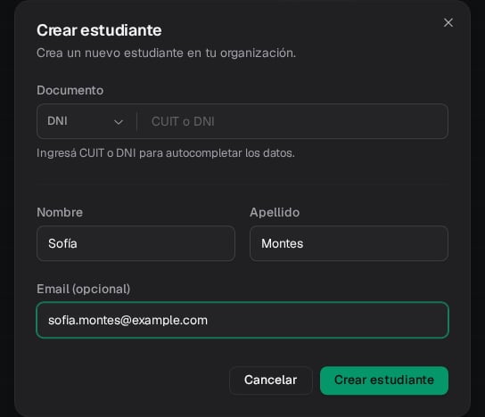 Formulario Crear estudiante con Sofía Montes y el email opcional, en modo oscuro
