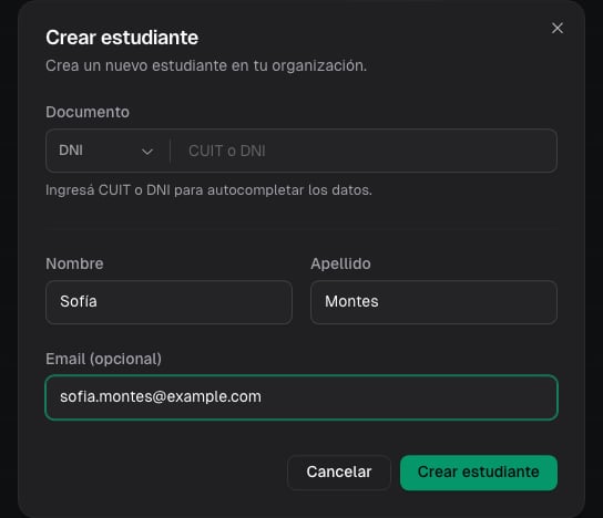 Formulario Crear estudiante con Sofía Montes y el email opcional, en modo oscuro