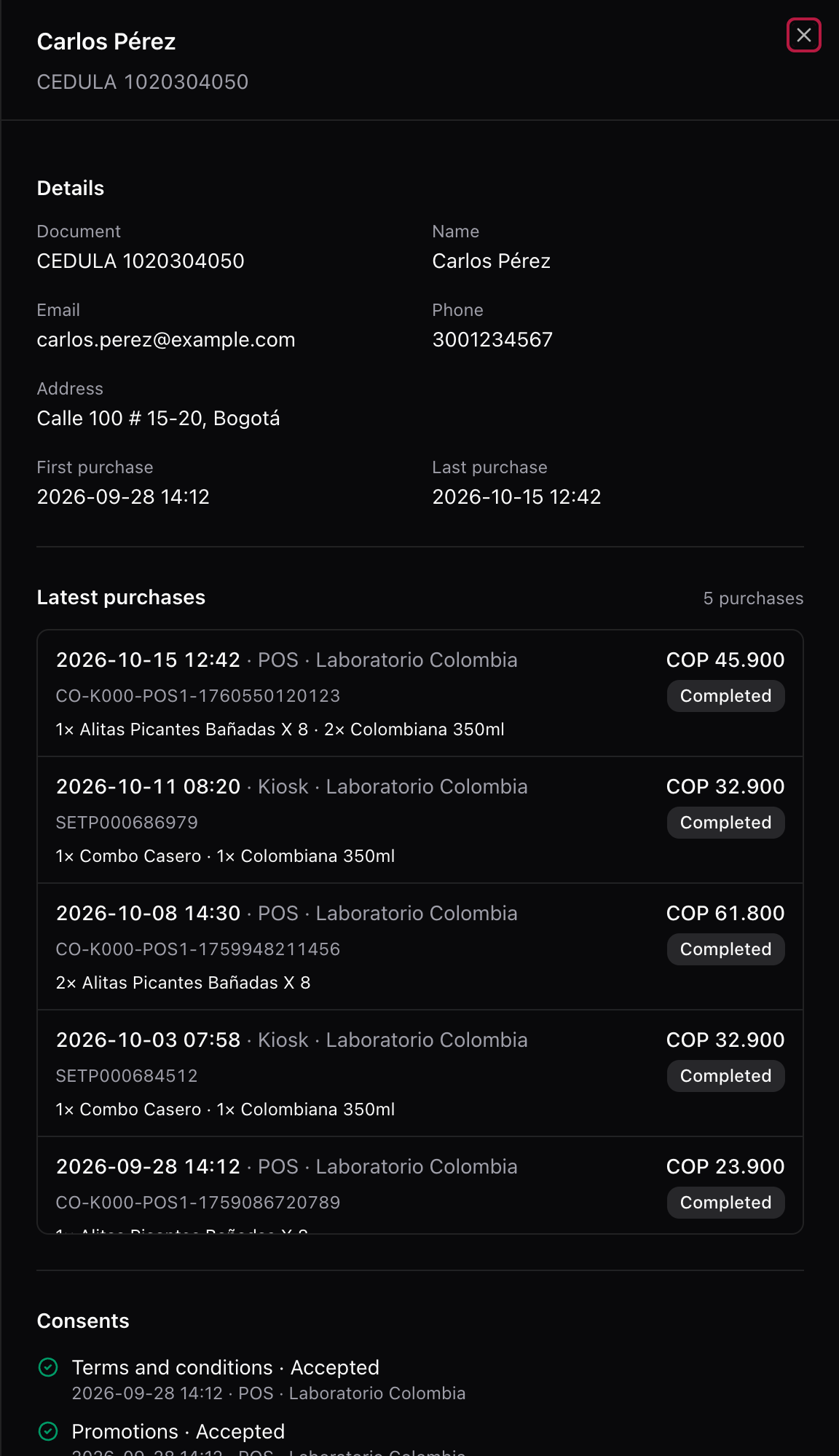 Customer details with their data and the list of latest purchases with total, status and products