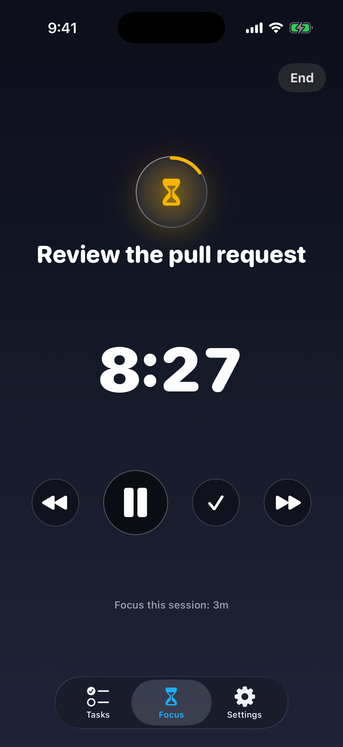 Running focus session with progress ring and controls