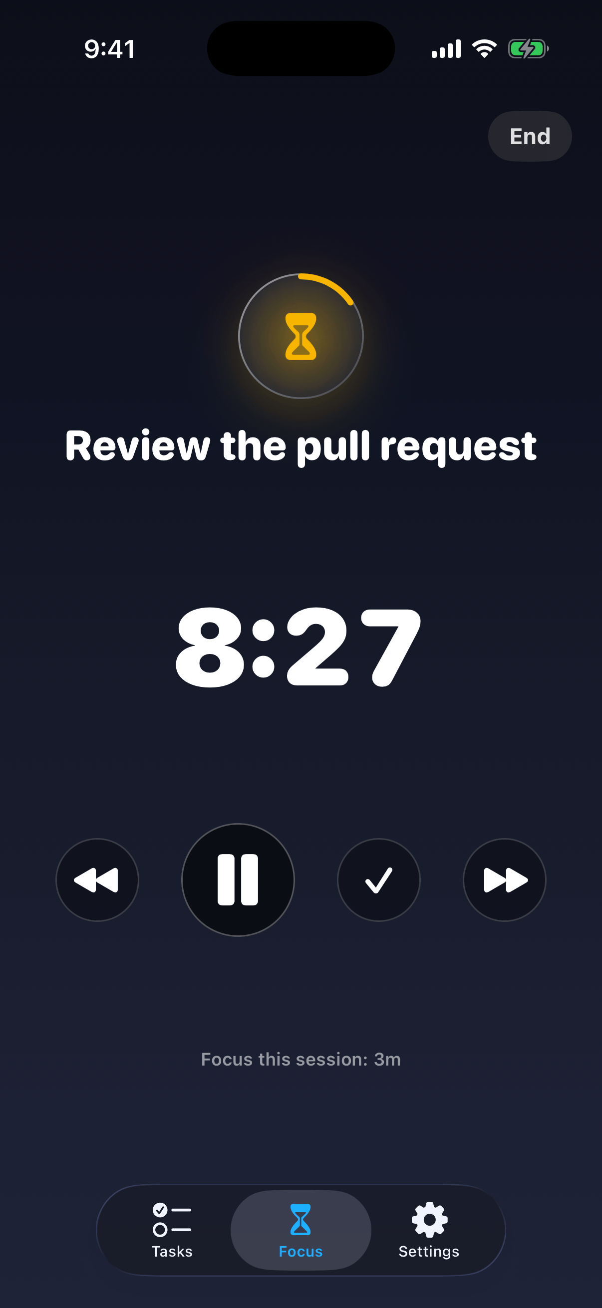 Running focus session with progress ring and controls