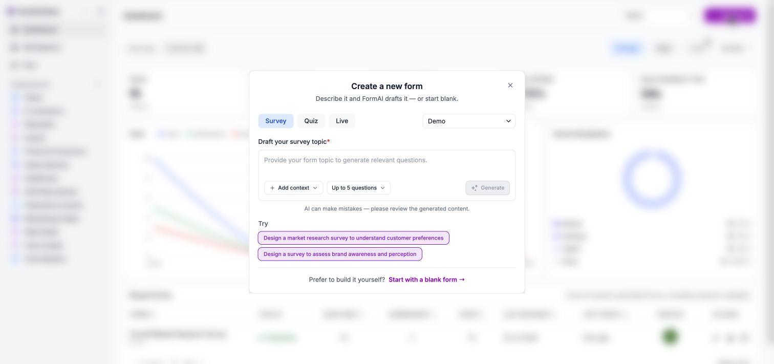 Boîte de dialogue Create a new form sur l'onglet Survey, avec un champ de sujet, le menu Add context, le menu du nombre de questions, le bouton Generate et des exemples de prompts