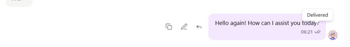 Message status indicators in a chat thread