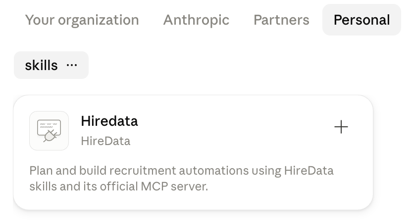 La carte du plugin HireData avec son bouton plus sous la marketplace skills dans Claude