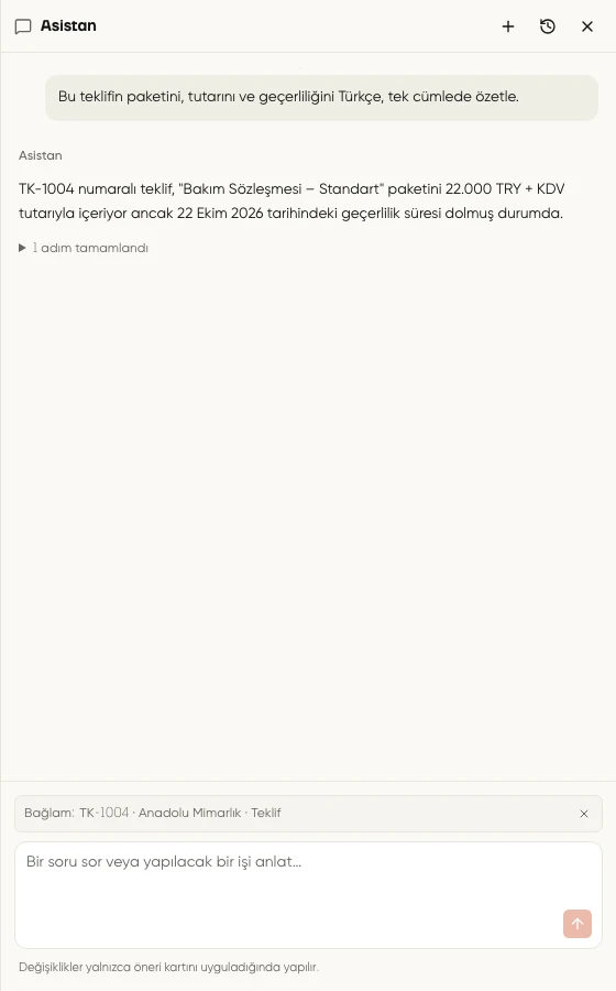 Asistan panelinde açık teklifin bağlam çipi ve teklif koşullarını özetleyen yanıt