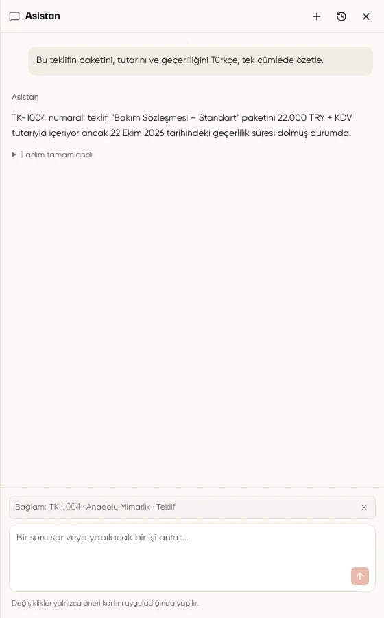 Asistan panelinde açık teklifin bağlam çipi ve teklif koşullarını özetleyen yanıt