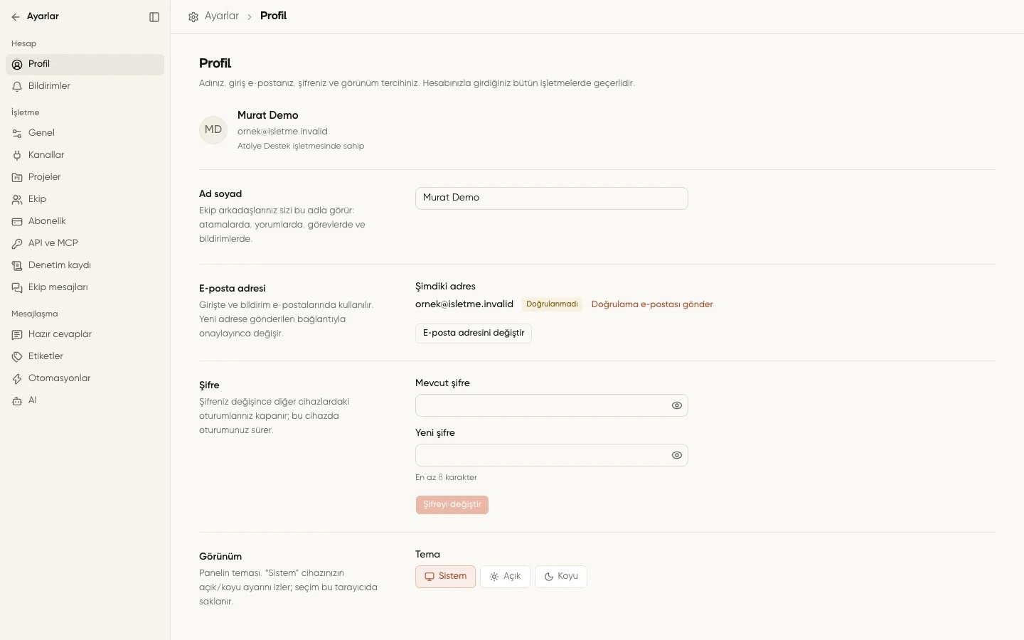 Profil ayarlarında ad, e-posta, şifre ve tema bölümleri