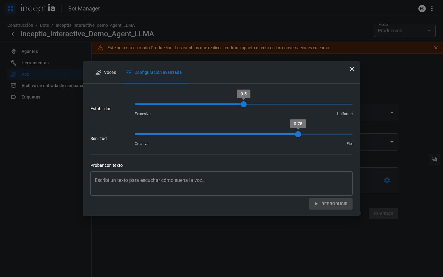 Tab Configuración avanzada con sliders de Estabilidad y Similitud, y el campo Probar con texto