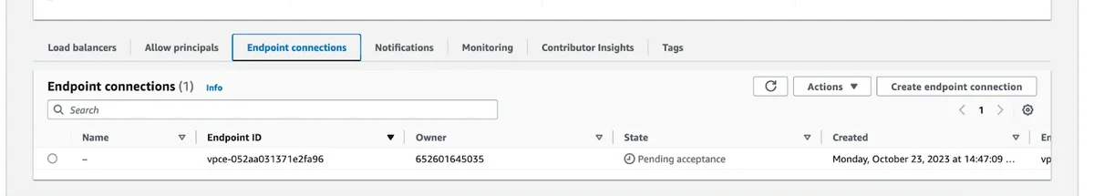 Accepting the VPC endpoint connection request