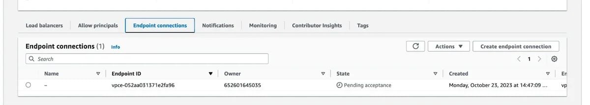 Accepting the VPC endpoint connection request