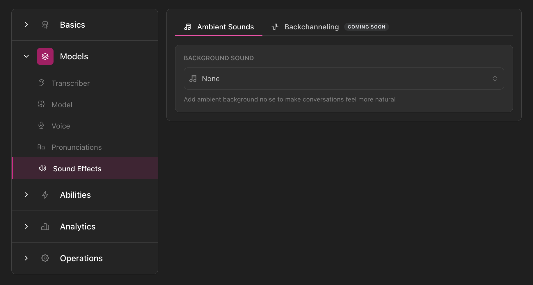 Configuration des effets sonores affichant la barre latérale de navigation avec la section Modèles développée et Effets sonores sélectionné, onglets Sons ambiants et Rétroaction avec badge Prochainement, section Son de fond avec menu déroulant Aucun sélectionné et description pour ajouter un bruit de fond ambiant pour rendre les conversations plus naturelles