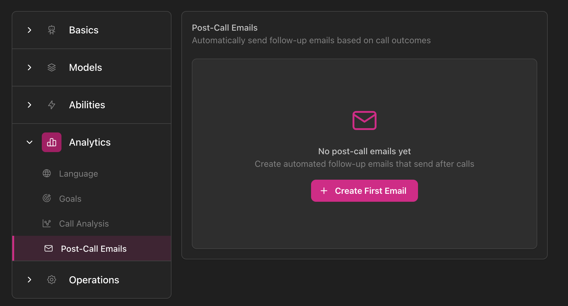 Interfaccia Email Post-Chiamata che mostra barra laterale di navigazione con sezione Analytics espansa e Email Post-Chiamata selezionata, area contenuto principale con titolo 'Email Post-Chiamata' e sottotitolo 'Invia automaticamente email di follow-up in base ai risultati delle chiamate', stato vuoto con icona email, messaggio 'Nessuna email post-chiamata ancora' e descrizione 'Crea email di follow-up automatizzate che vengono inviate dopo le chiamate', e pulsante Crea Prima Email