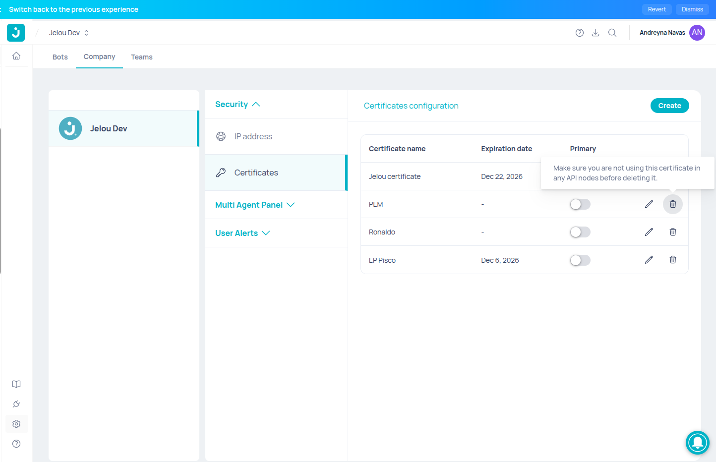 Advertencia al intentar eliminar un certificado, indicando que se debe verificar que no esté en uso en nodos API