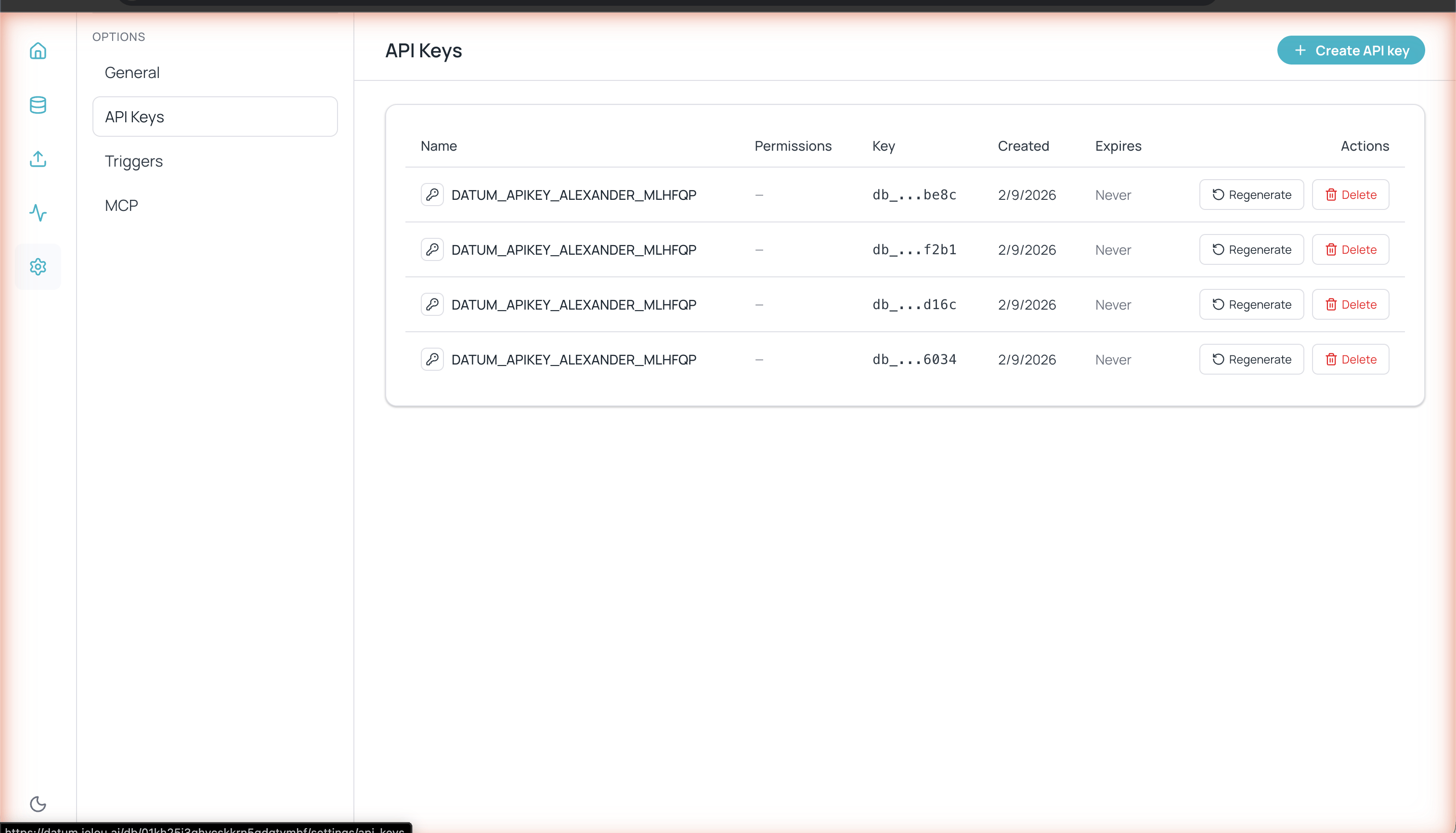 Tabla de API Keys mostrando claves creadas con columnas Name, Permissions, Key, Created, Expires y botones Regenerate y Delete