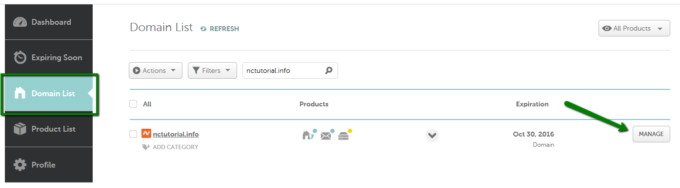 Lista de dominios en Namecheap con el botón Manage