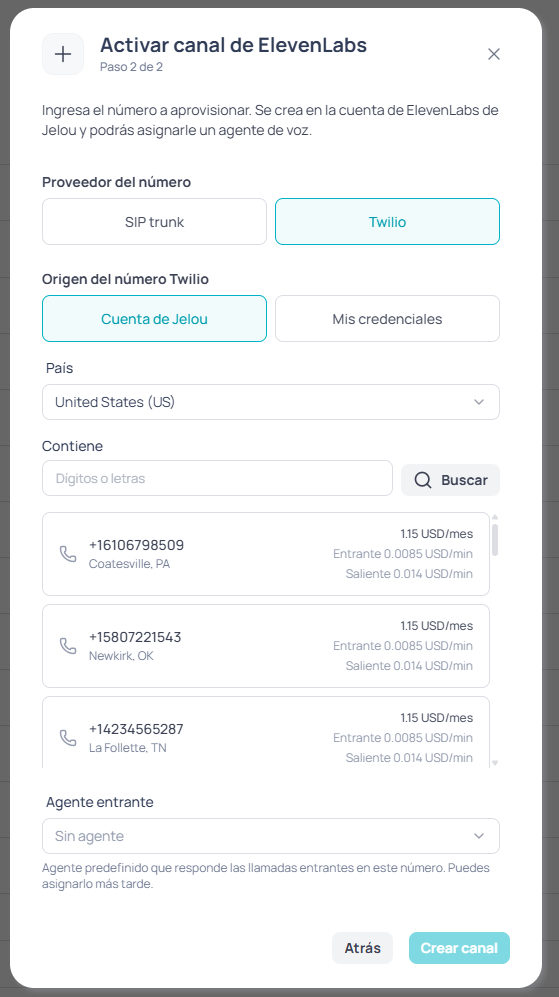 Paso 2 con Twilio y Cuenta de Jelou seleccionados, el selector de País, el buscador Contiene y una lista de números con su ubicación y tarifas mensuales y por minuto
