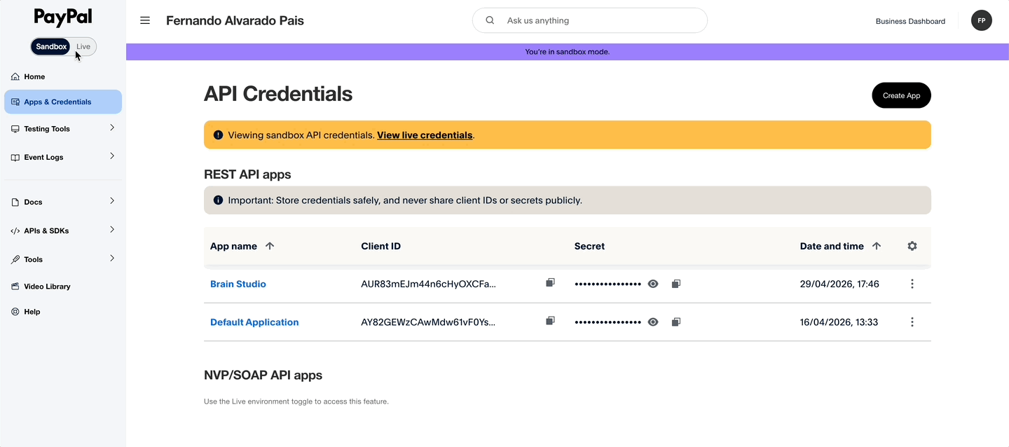 Animación en PayPal Developer (Live): crear una app, copiar Client ID y revelar Client Secret para producción