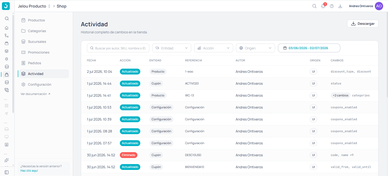 Historial de actividad en Shop Admin con acción, entidad, autor, origen y cambios