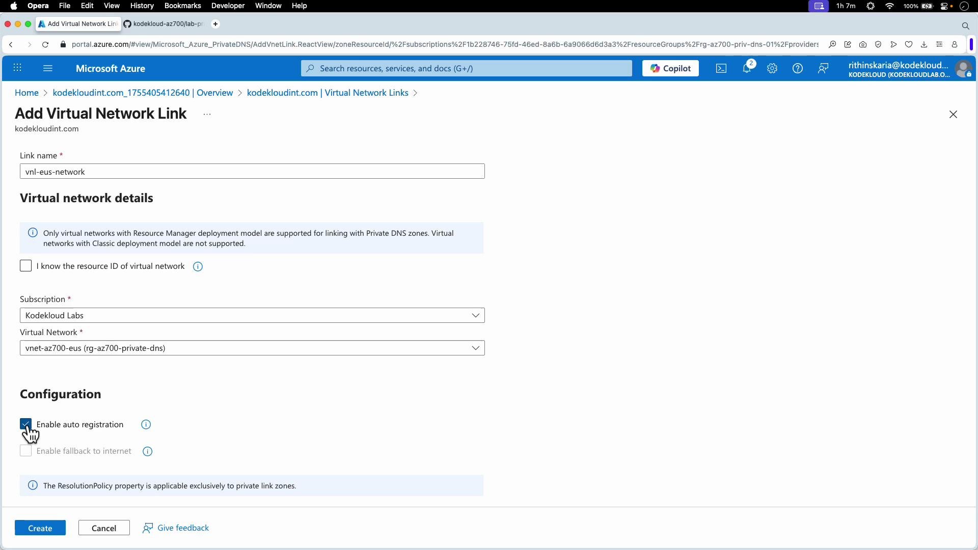 The image shows the Microsoft Azure portal interface for adding a virtual network link, with options to configure virtual network details and enable auto registration.