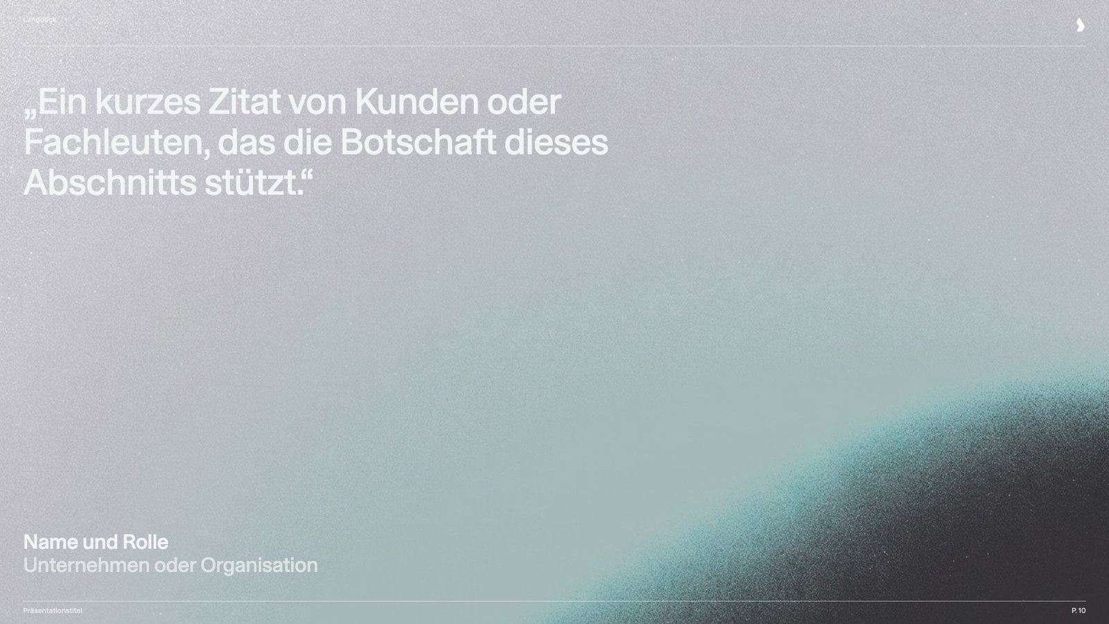 Zitatfolie mit großem Zitat auf einem Markenverlauf und Rolle und Unternehmen der zitierten Person unten