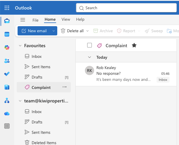 The Complaint category pinned in Outlook Favourites showing a filtered view