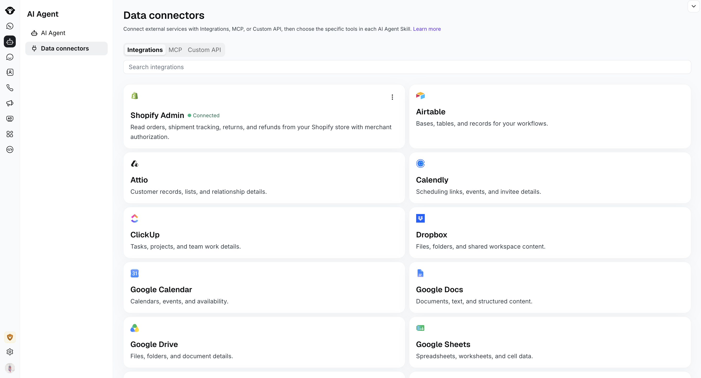 Página Data connectors mostrando as abas Integrations, MCP e Custom API e as integrações disponíveis.