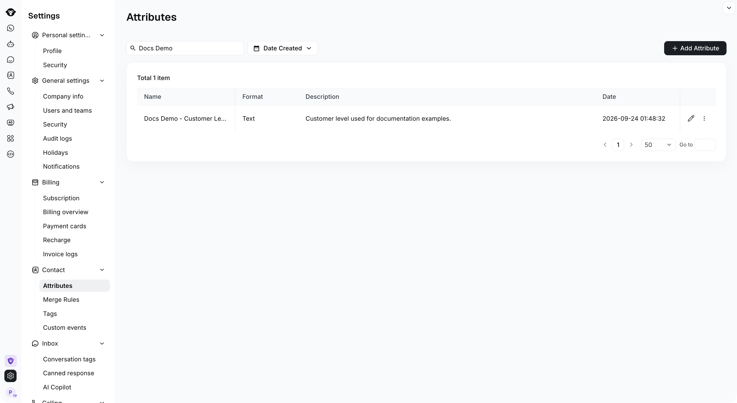 El atributo de texto personalizado guardado en la página completa de Atributos de configuración.