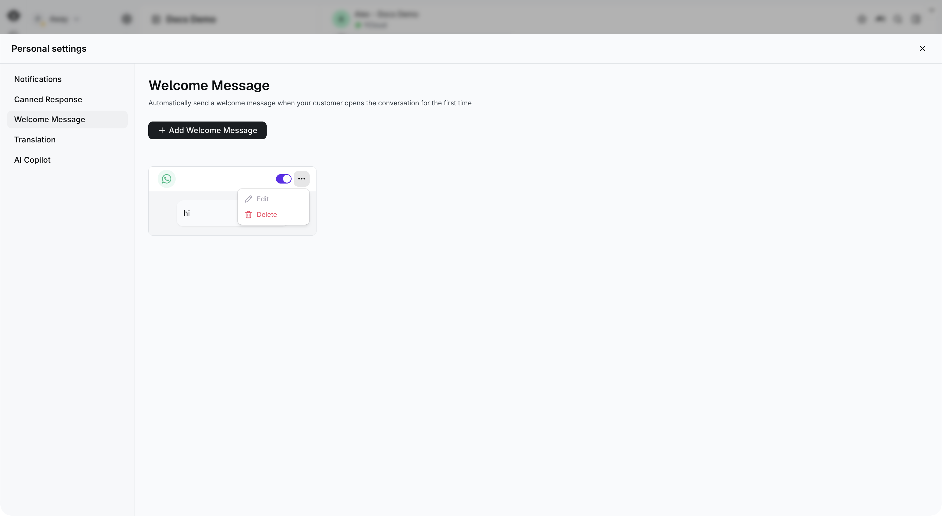 Configuración completa de Welcome Message que muestra el interruptor de activación y el menú de acciones.