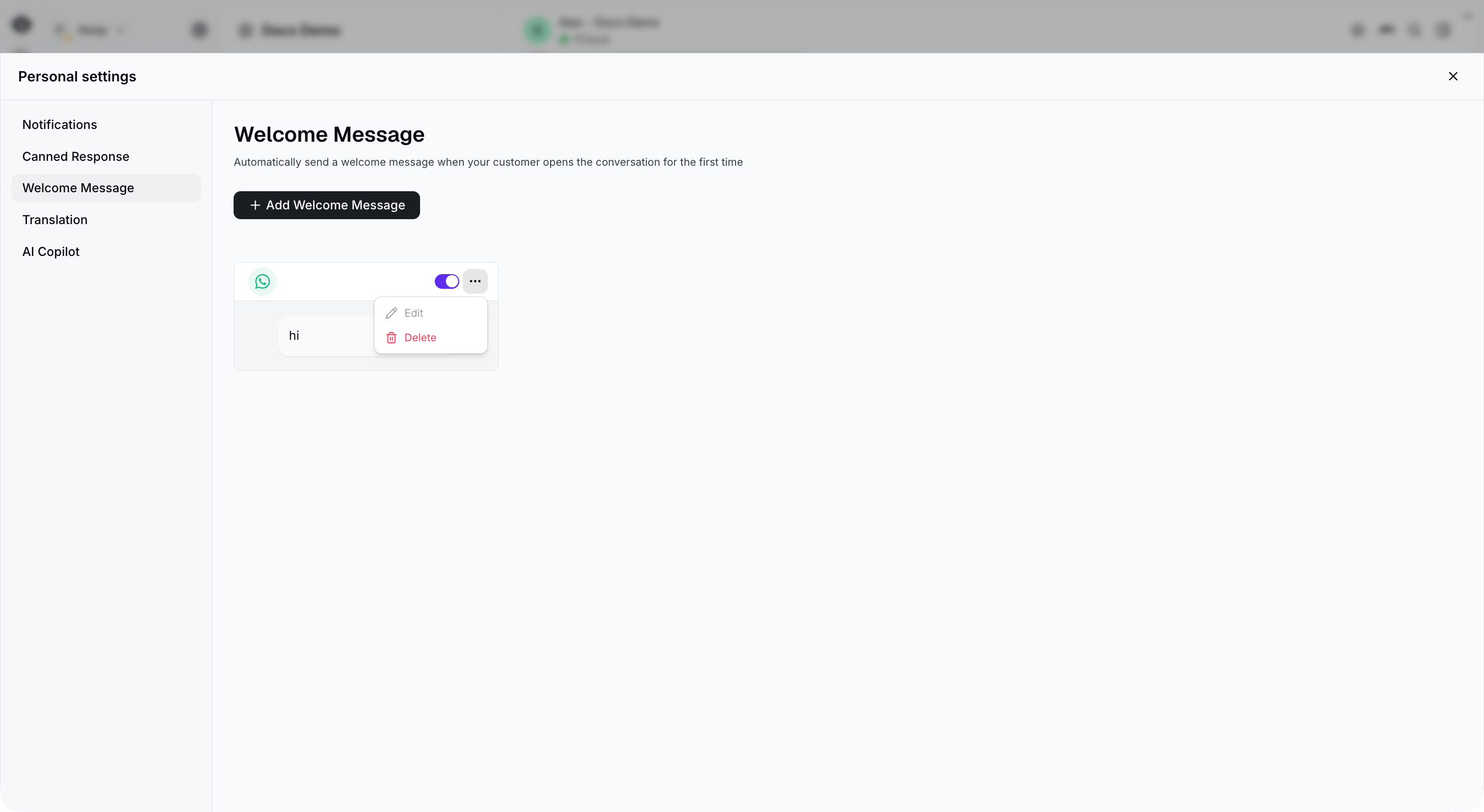 Configuración completa de Welcome Message que muestra el interruptor de activación y el menú de acciones.