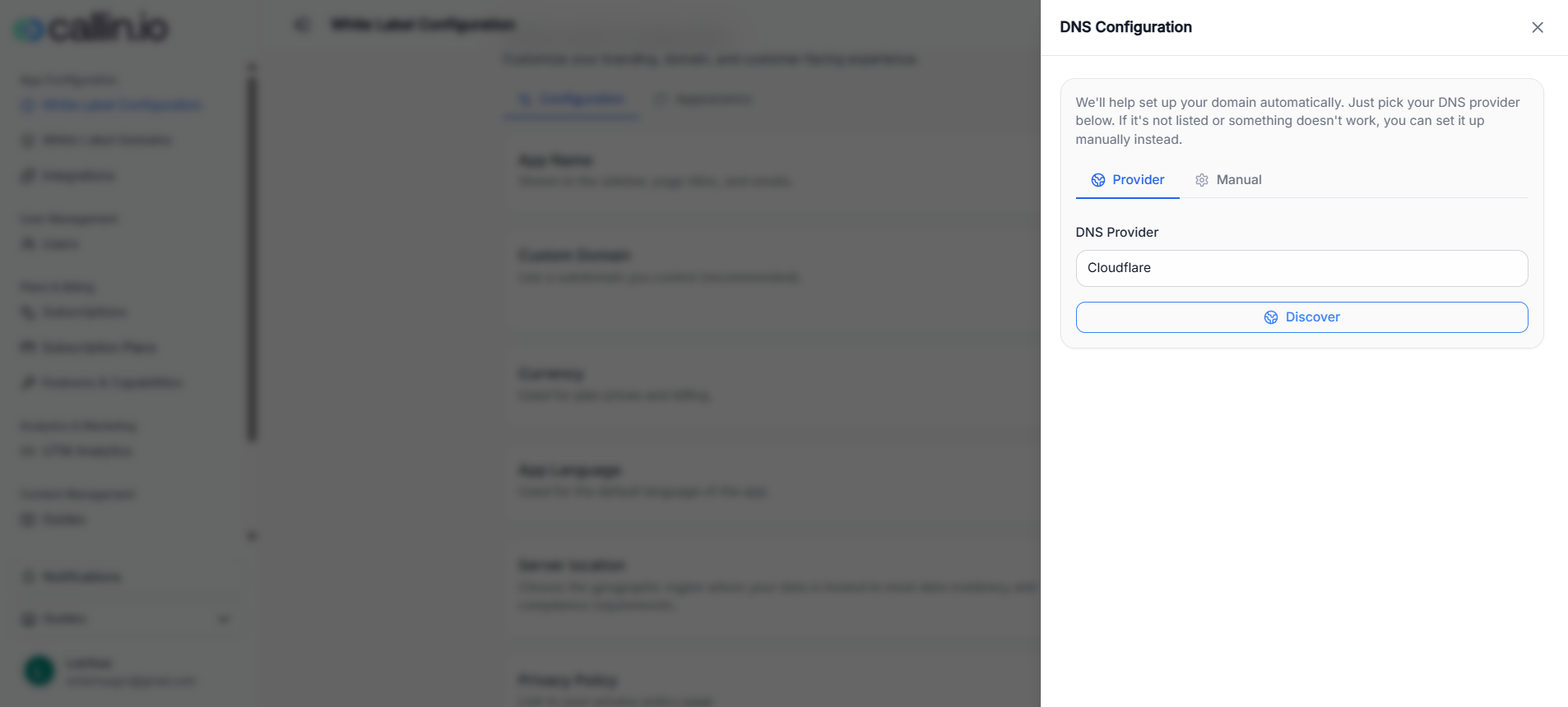 Fenêtre DNS Configuration sur l’onglet Fournisseur avec un sélecteur de fournisseur DNS (liste incluant Cloudflare, GoDaddy et Namecheap) et un bouton Discover. Une bannière d’erreur est visible en haut.