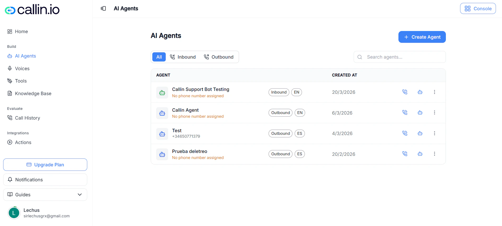 Der KI-Agenten-Editor mit dem Hauptarbeitsbereich, den Navigations-Tabs des Agenten und dem primären Konfigurationsbereich.